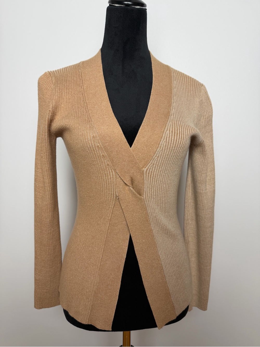 NAADAM Two-Tone Camel and Beige V-Neck Cashmere/Cotton Sweater Size XS
